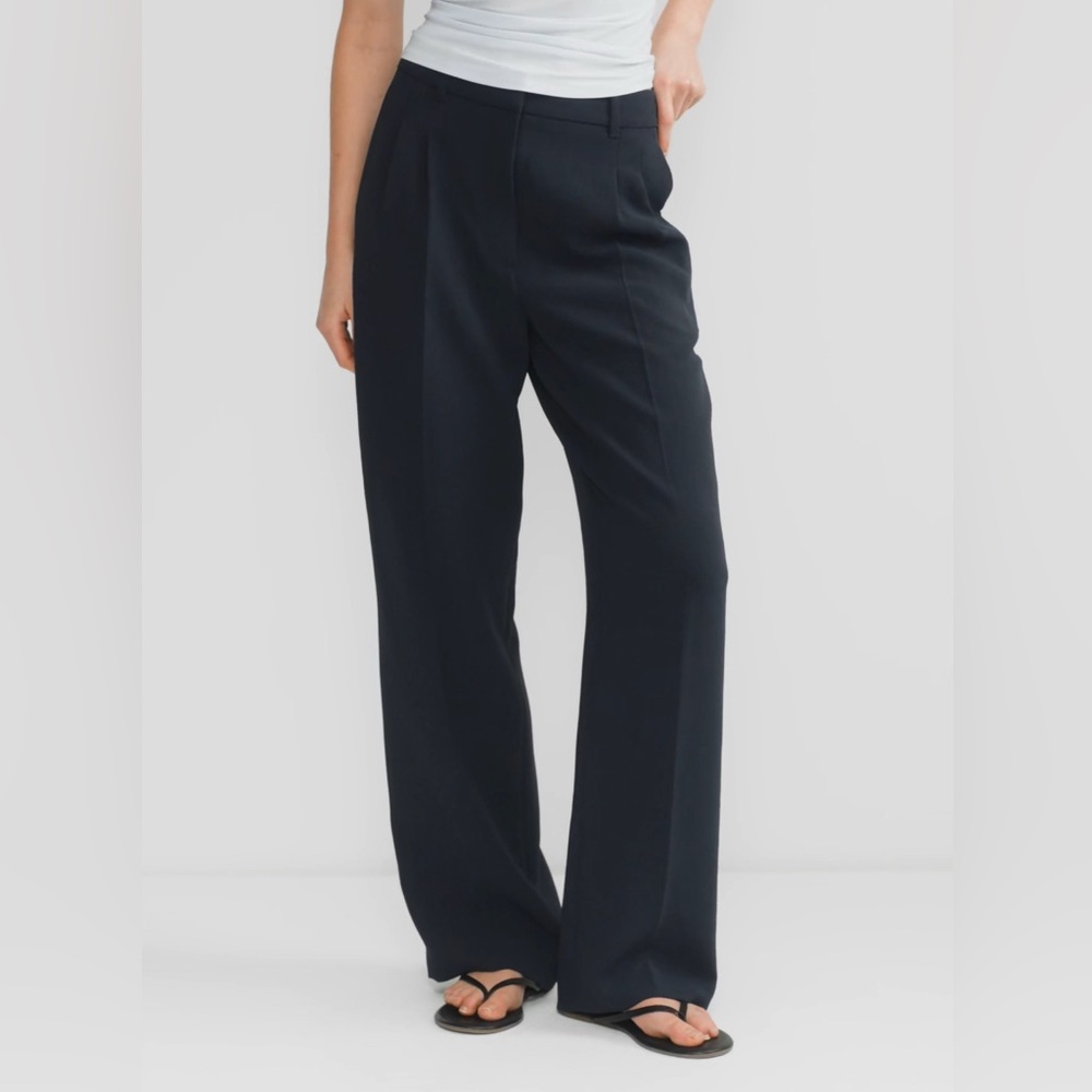 Aritzia Effortless Pant Short